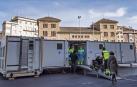 Fotos de la vacunación de grandes dependientes y residentes en la unidad móvil de vacunación en Estella.