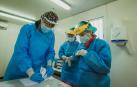La tercera ola frena su avance pero asfixia a los hospitales