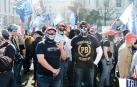 Presentados cargos contra dos miembros de Proud Boys por el asalto al Capitolio