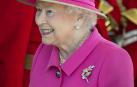 La Reina Isabel de Inglaterra cumple 90 años rodeada de familiares y amigos.