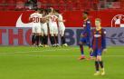 Koundé y Rakitic dan ventaja al Sevilla para la vuelta del Camp Nou