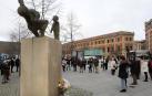 Una ofrenda floral recuerda en Pamplona a las víctimas del terrorismo de ETA