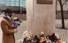 Una ofrenda floral recuerda en Pamplona a las víctimas del terrorismo