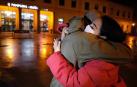Reencuentros, despedidas y demás consecuencias de la pandemia de coronavirus, en la estación de Renfe de Pamplona