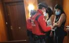 Denunciados diez jóvenes por una fiesta en un piso de Pamplona