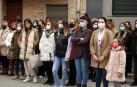 Representantes de las instituciones navarras y vecinos de Azagra han mostrado este domingo en una concentración su repulsa por la agresión sufrida el sábado por una vecina de la localidad por parte de su pareja,