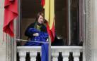 Aznárez, el 18 de marzo de 2016, retira la bandera de la UE.