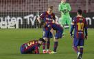 La rodilla derecha deja a Piqué en "baja indefinida" y no jugará en El Sadar