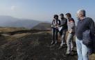 La consejera Gómez visita con los alcaldes la zona afectada por el incendio de Baztan-Bidasoa