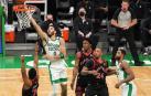 Imparables Suns, Celtics y Nuggets en el ecuador de la temporada