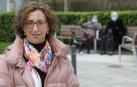 La geriatra Teresa Marcellán Benavente, de 53 años,  en el exterior de la residencia de ancianos Casa de Misericordia de Pamplona