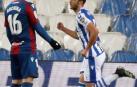 La Real gana por la mínima a un Levante que pudo salir goleado