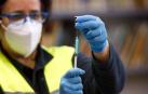 Navarra comienza la vacunación a los profesionales sanitarios y a grandes dependientes en Etxarri-Aranatz y Alsasua.
