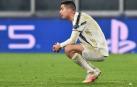 Cristiano Ronaldo se lamenta tras la eliminación de la Juventus de Turín contra el Oporto en la Liga de Campeones