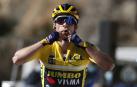 Roglic entra en meta en Valdeblore La Colmiane.