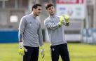 Sergio Herrera y Juan Pérez charlan hace una semana en Tajonar.	j