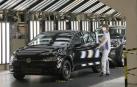 Tras seis semanas de parón, la producción de coches retornó este 27 de abril a Landaben.