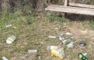 Estado en el que quedó el monte Oihana-Miravalles tras un botellón.