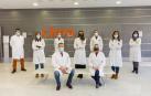 Los doctores Javier Díez y Arantxa González (en el centro) con su equipo del Cima Universidad de Navarra.