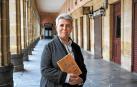 La crisis de los 40, detonante de la primera novela de Bakarne Atxukarro