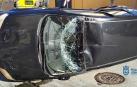 Herido leve tras sufrir un accidente y volcar con su coche en la Rochapea