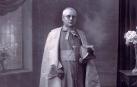 El obispo Manuel Irurita, en una fotografía de 1927, con ocasión de su consagración episcopal en Pamplona.