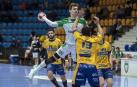 El Helvetia Anaitasuna venció este sábado al Villa de Aranda de forma clara por 28-22 para colocarse, con 28 puntos, en la zona alta de la clasificación