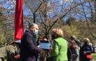 Colocación de una placa en homenaje a una víctima de ETA en Pamplona.
