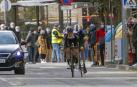 El ciclista británico Tobias Perry (La Tova) ha dado la sorpresa en Estella, donde se ha adjudicado el Memorial Zirilo Zunzarren.