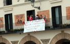 Tudela ha celebrado este domingo el Día Mundial de la Poesía con la lectura de veinte poemas cortos de distintos autores desde los balcones de la Casa del Reloj de la plaza de los Fueros.