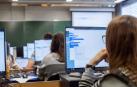 Una de las sesiones de trabajo de los alumnos en el laboratorio remoto de la UPNA