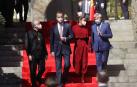 Las máximas autoridades andorranas han recibido este jueves a mediodía a los Reyes Don Felipe y Doña Letizia, de visita oficial en el Principado, donde se recibe por primera vez a un jefe de Estado español.