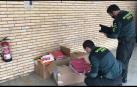 La Guardia Civil ha intervenido 80 prendas de ropa falsificada en un puesto de un mercadillo