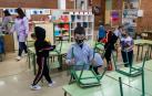 Niños con mascarilla en un aula del Colegio Público de Noáin.