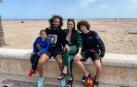 Enfado en Valencia por la fotografía de Marcelo y su familia en la playa de la Malvarrosa