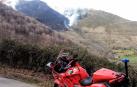 Un fuego activo desde la pasada medianoche afecta a un monte de Erratzu