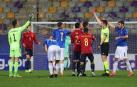 La UEFA no perdona la roja a Óscar Mingueza