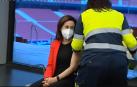 Vídeo: Margarita Robles recibe la vacuna contra la Covid-19 en el Wanda Metropolitano