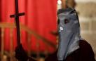 La Catedral de Pamplona ha acogido el Vía Crucis de las Hermanas