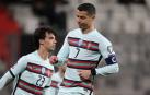 El brazalete que Cristiano Ronaldo tiró al césped, subastado en Serbia por 64.000 euros