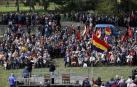 Imágenes del acto celebrado en la Vuelta del Castillo de Pamplona con motivo de la conmemoración de la instauración de la II República.