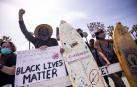 La ola de protestas se extiende por Estados Unidos. En la imagen, una concentración en California.