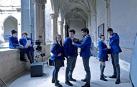 Los actores protagonistas de la serie 'El Internado Las Cumbres', rodando en el Monasterio de Irache