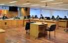 Vista general de la sesión del juicio contra el acusado (d) de estrangular a su madre, trocear el cadáver y comerse sus restos.