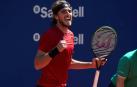 Tsitsipas frena a Sinner para avanzar a la final de Barcelona
