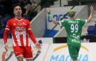El cierre del Jimbee Cartagena Jesús y el ala de Osasuna Magna Fabinho, con gestos de lamento. La moneda cayó de cara para los visitantes.