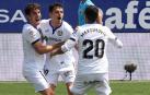 Enes Unal celebra uno de sus dos goles con el Getafe en Huesca.
