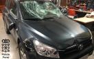 Un conductor de 22 años choca contra varias señales y mobiliario en Milagro