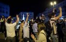 Aglomeraciones de madrugada en distintas ciudades tras el fin del estado de alarma