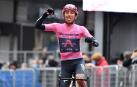 Egan Bernal asesta un duro golpe al Giro en Cortina d'Ampezzo
